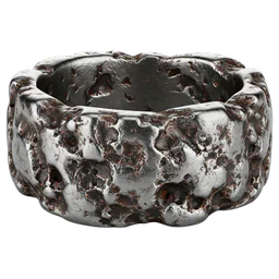 Anillo de hierro rugoso